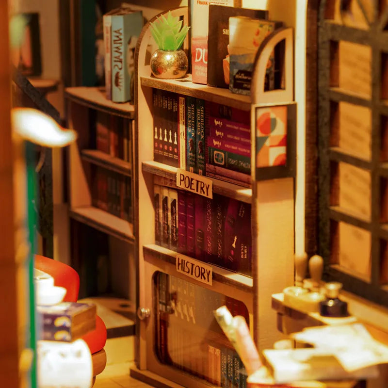 Rolife Shakespeare's Book Shop DIY Book Nook Kit