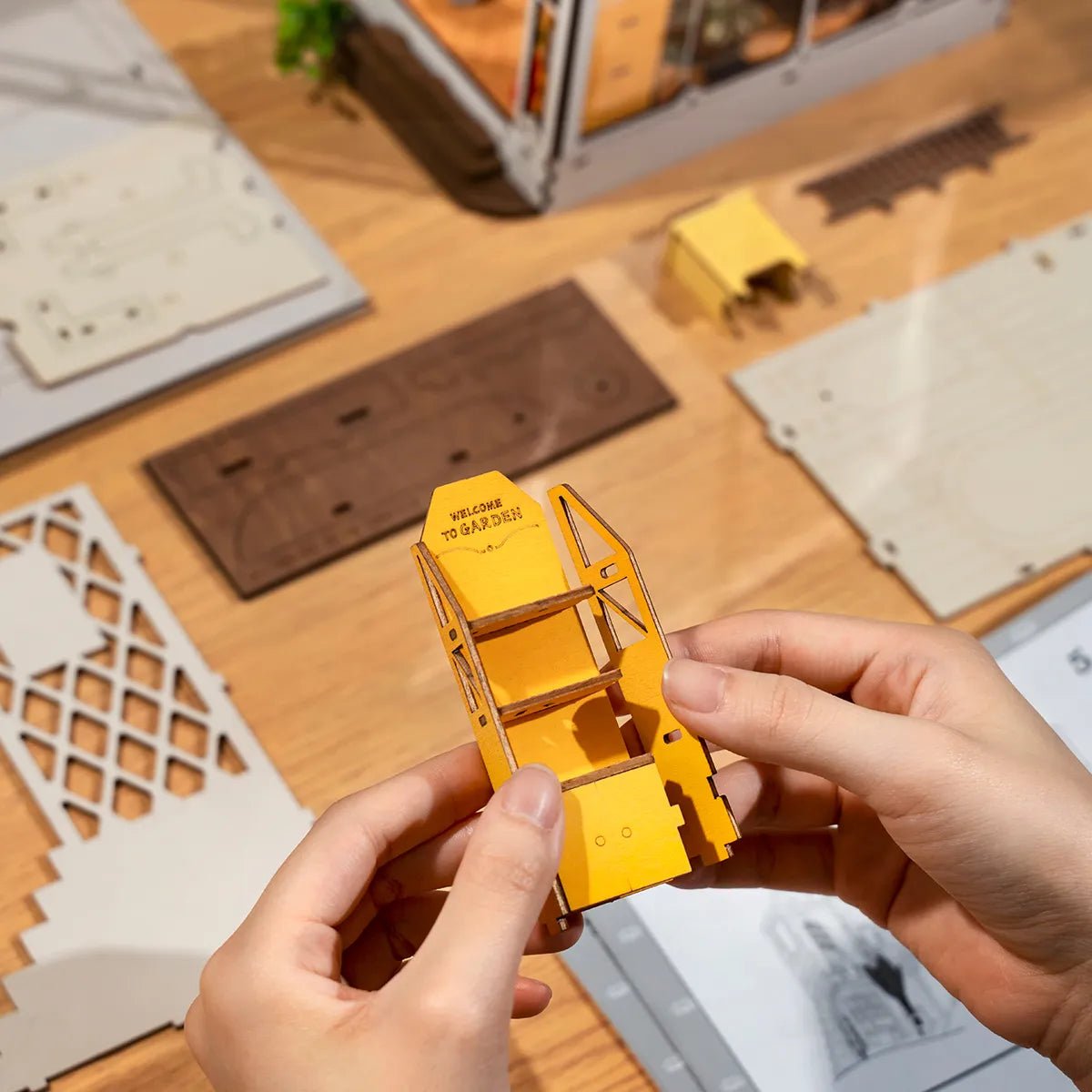 Rolife Garden House DIY Book Nook Kit - Little Worlds