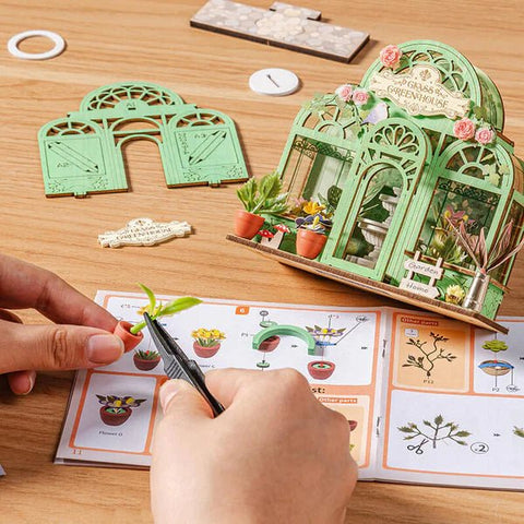Rolife Green Fountain Garden DIY miniature kit