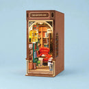 Rolife Shakespeare's Book Shop DIY book nook kit