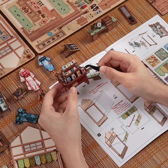 CuteBee Sakura O Kimono Miniature House DIY Kit - Little Worlds